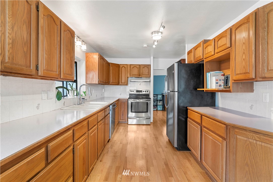 13031 Military Road Southeast Rainier, WA 98576 - Photo 7 of 22 Gallery Image 7