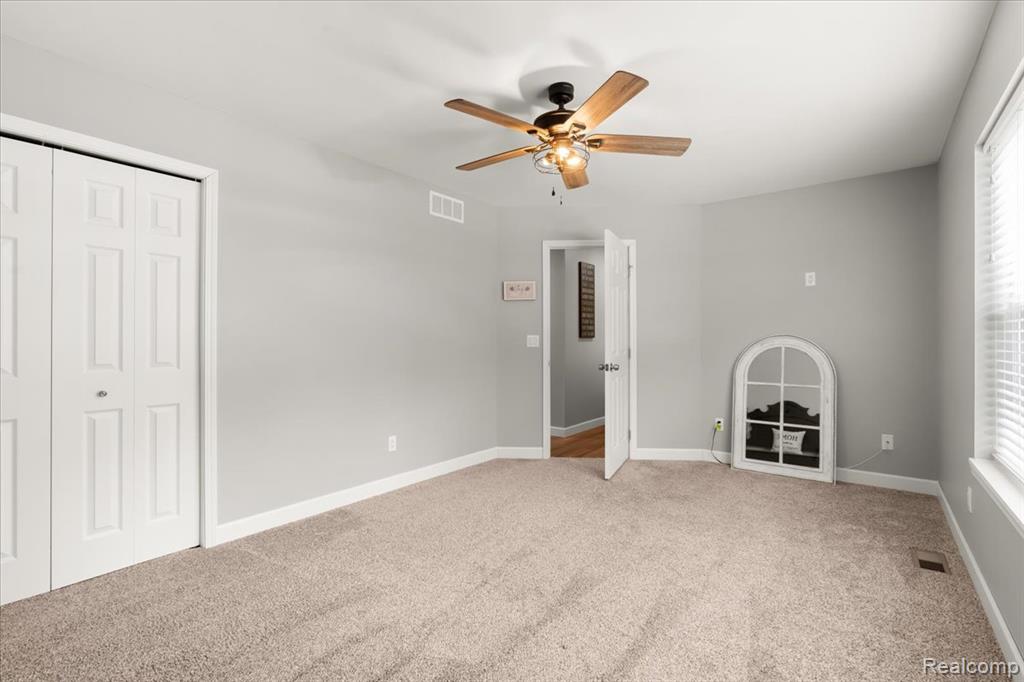 2230 Briar Ridge Wolverine Lake, MI 48390 - Photo 18 of 44