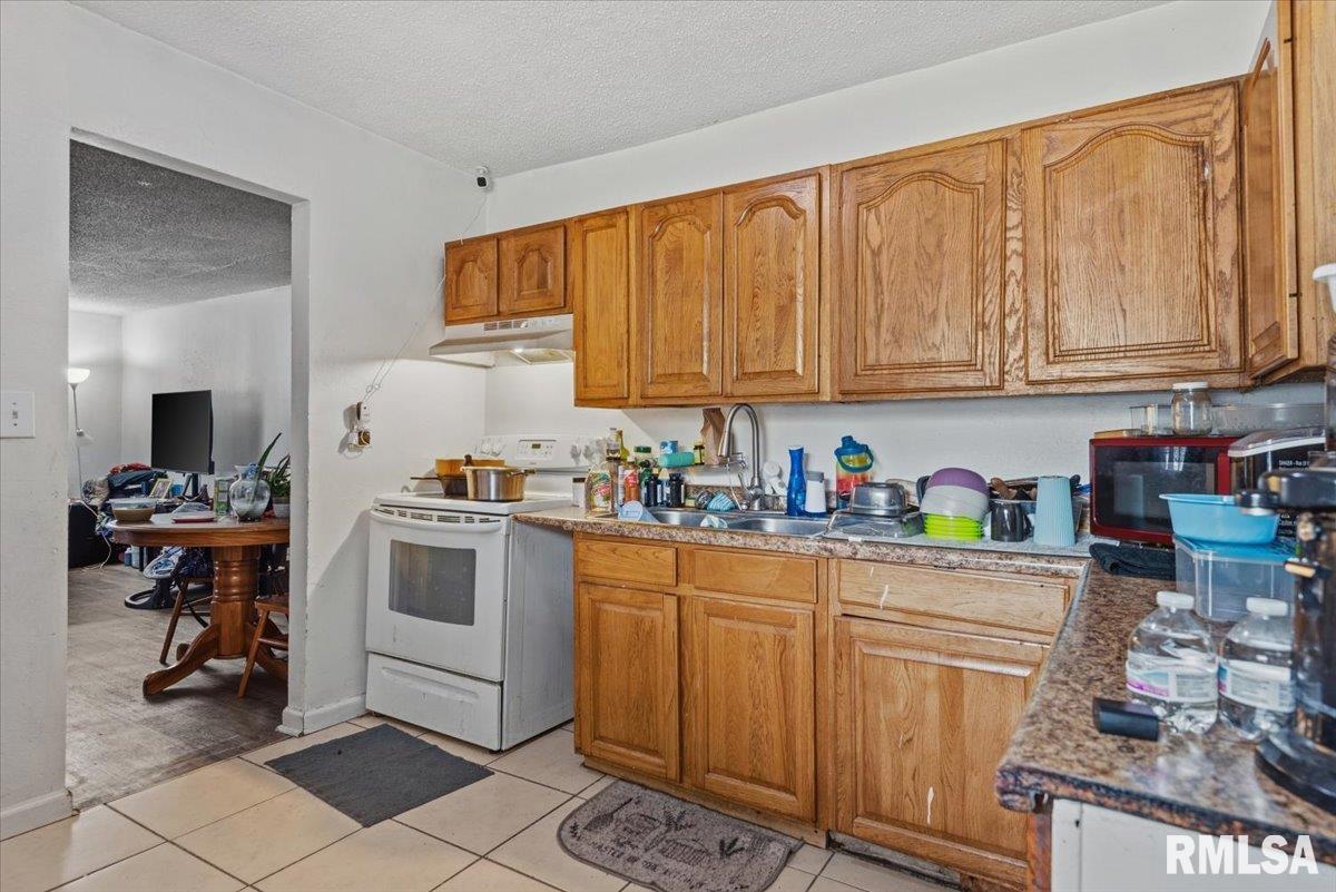 1832 Greentree Road Springfield, IL 62703 - Photo 8 of 23 Gallery Image 8
