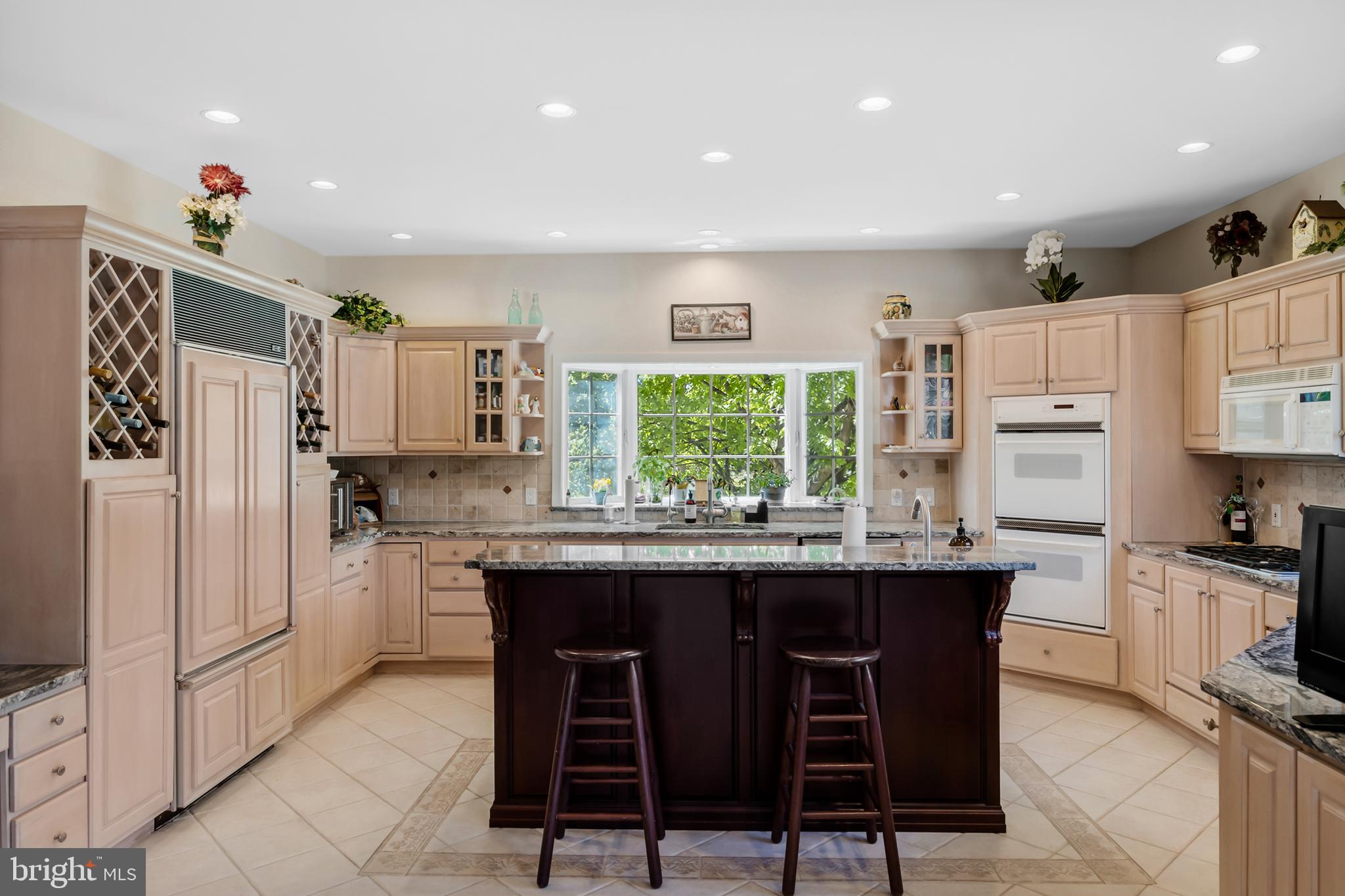 81 Eayrestown Road Medford, NJ 08055 - Photo 26 of 70 Eat-In Kitchen w/Island