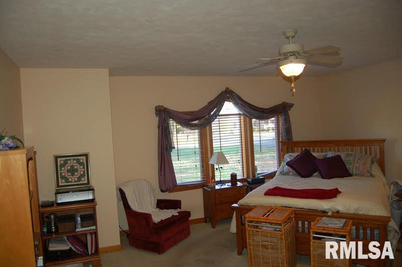 4815 Andrew Road Marion, IL 62959 - Photo 4 of 14 Gallery Image 4