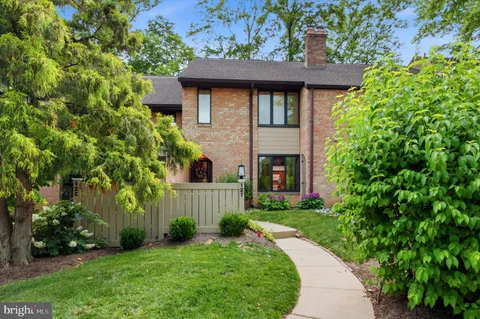 $475,000 | 127 Woodgate Lane, Unit 17, Paoli, PA 19301