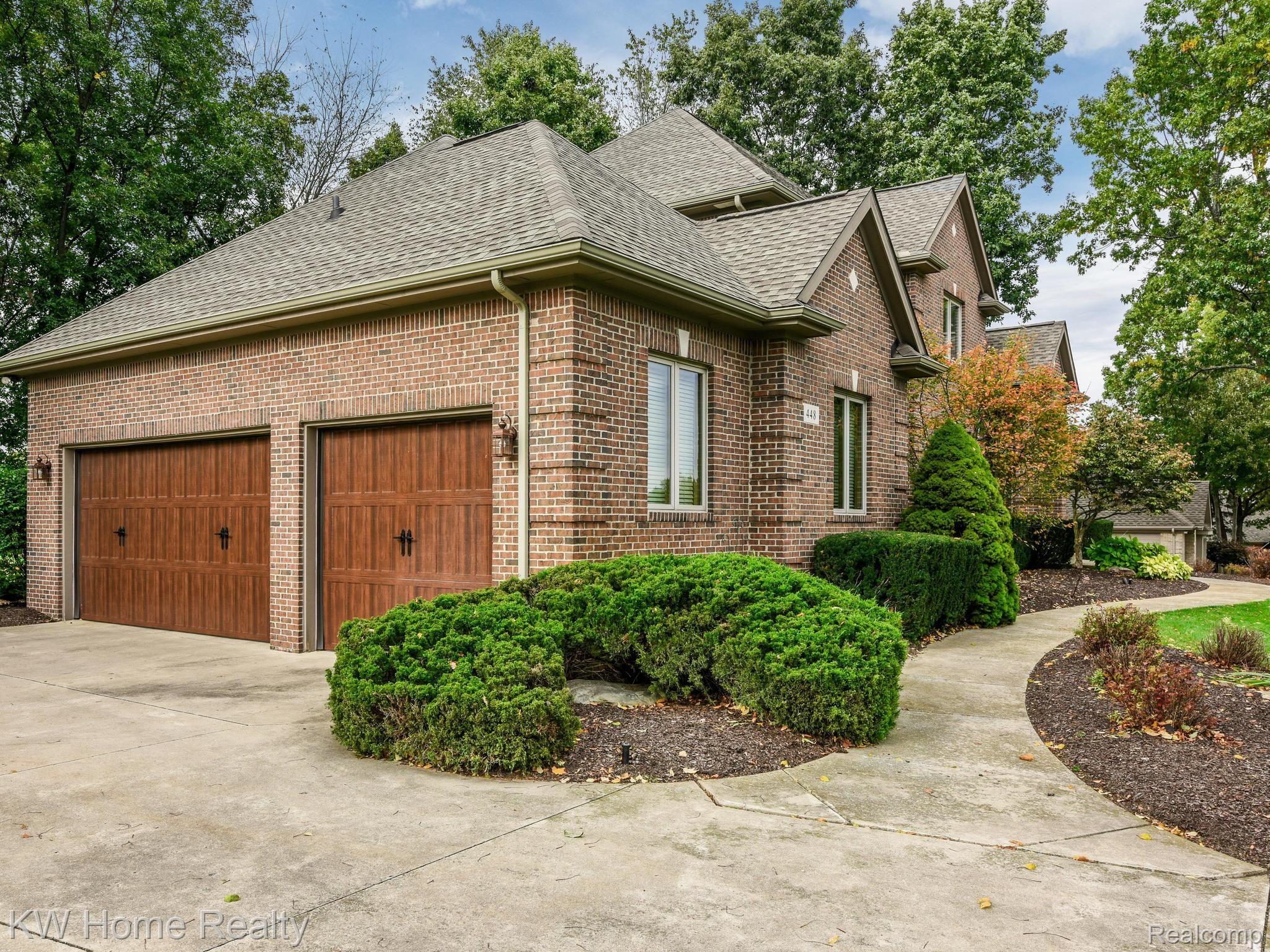 448 Inverness Highland, MI 48357 - Photo 2 of 36 448 Inverness Highland Charter-006-007-448 Inverness Highland MI0006-MLS_Size - Copy.jpg