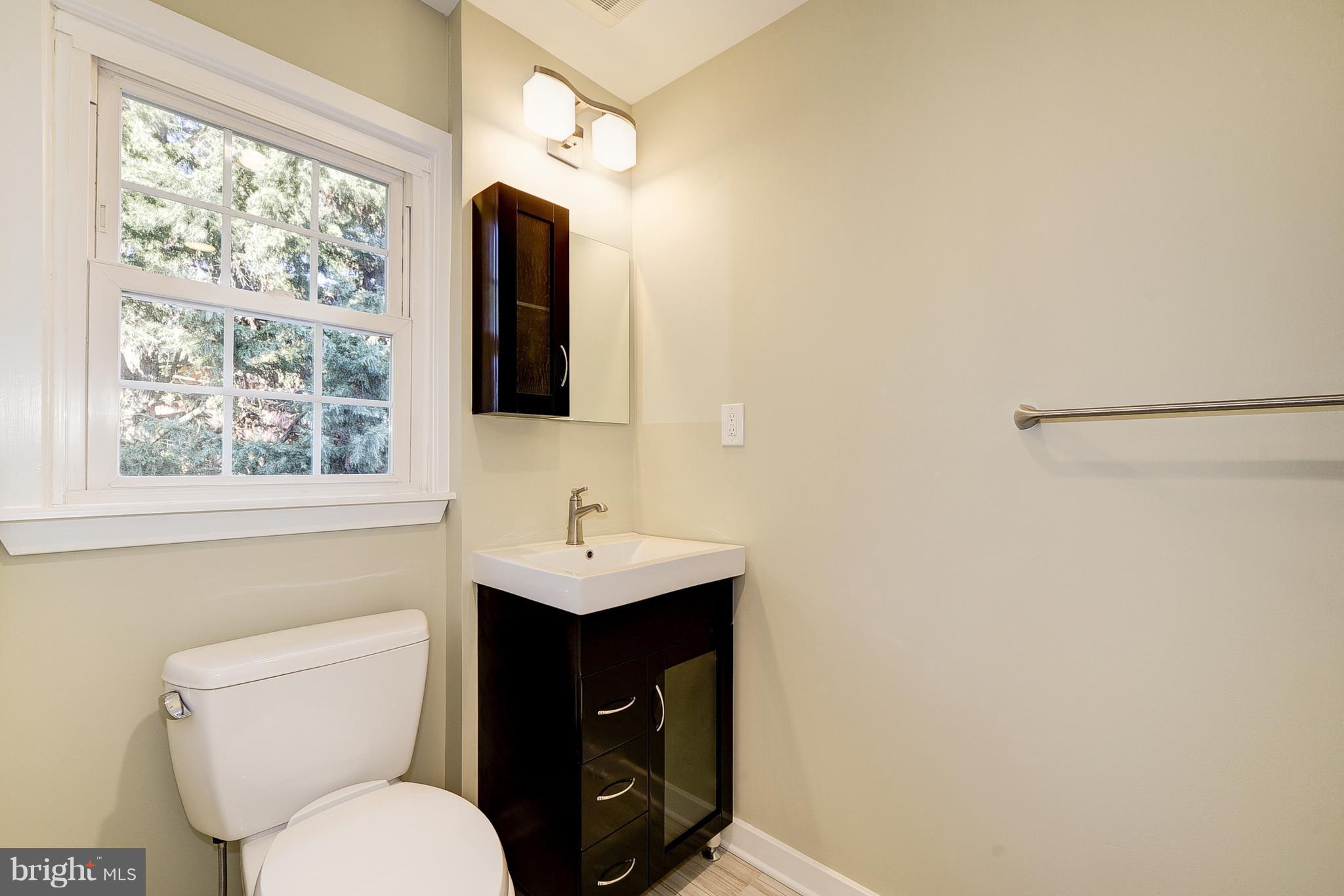 7413 Beverly Road Bethesda, MD 20814 - Photo 22 of 30 Hall Bath in 2nd Level
