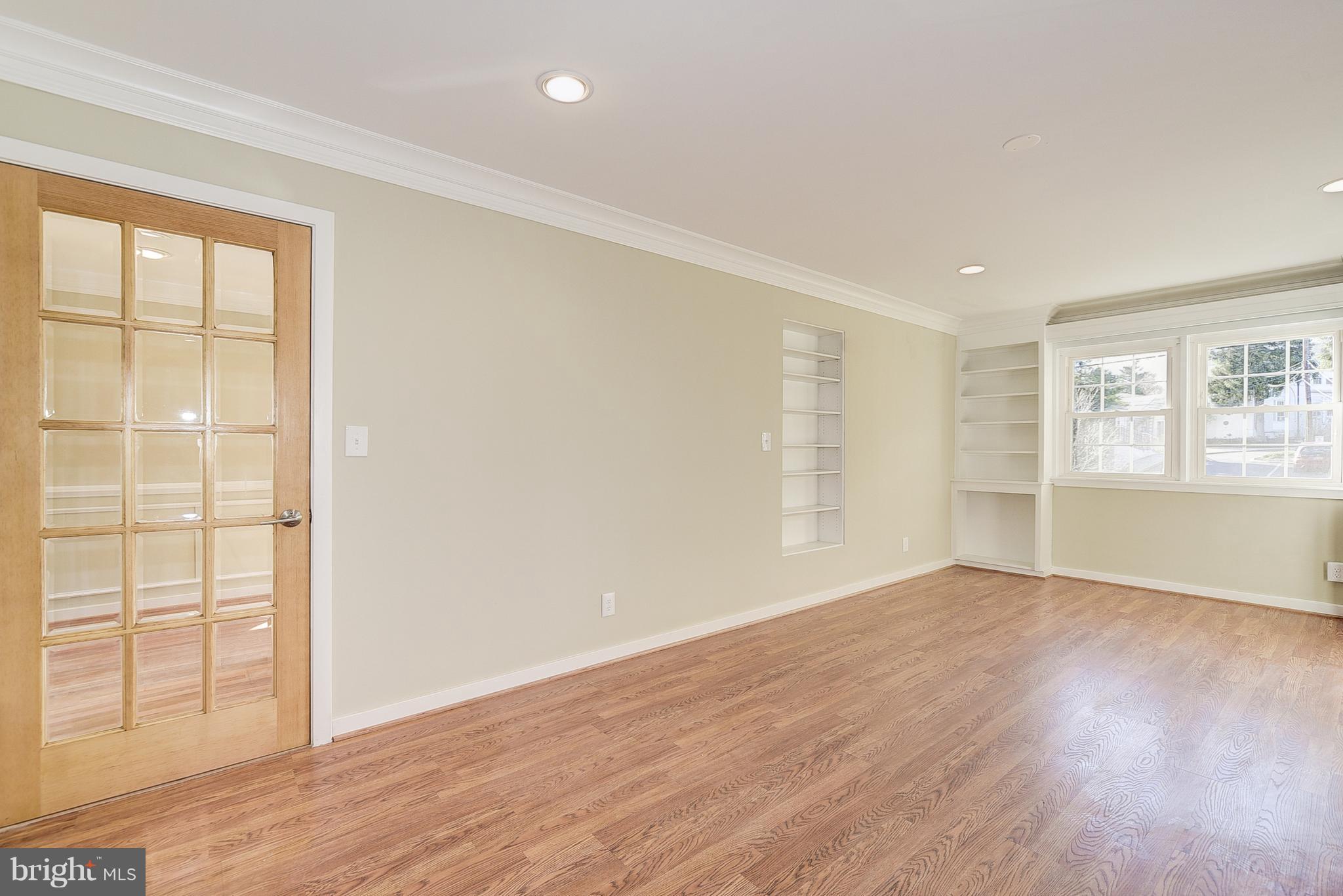 7413 Beverly Road Bethesda, MD 20814 - Photo 5 of 30 Interior (General)