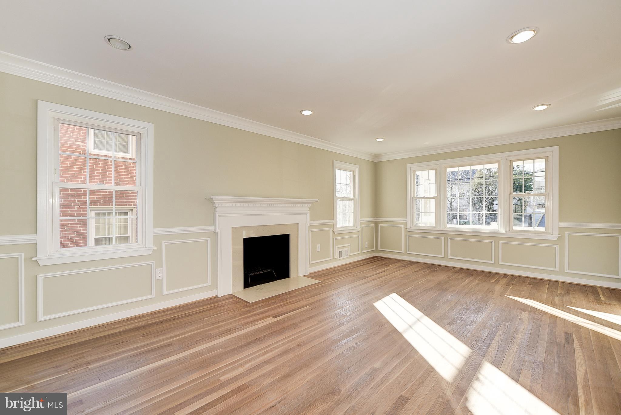 7413 Beverly Road Bethesda, MD 20814 - Photo 7 of 30 Living Room