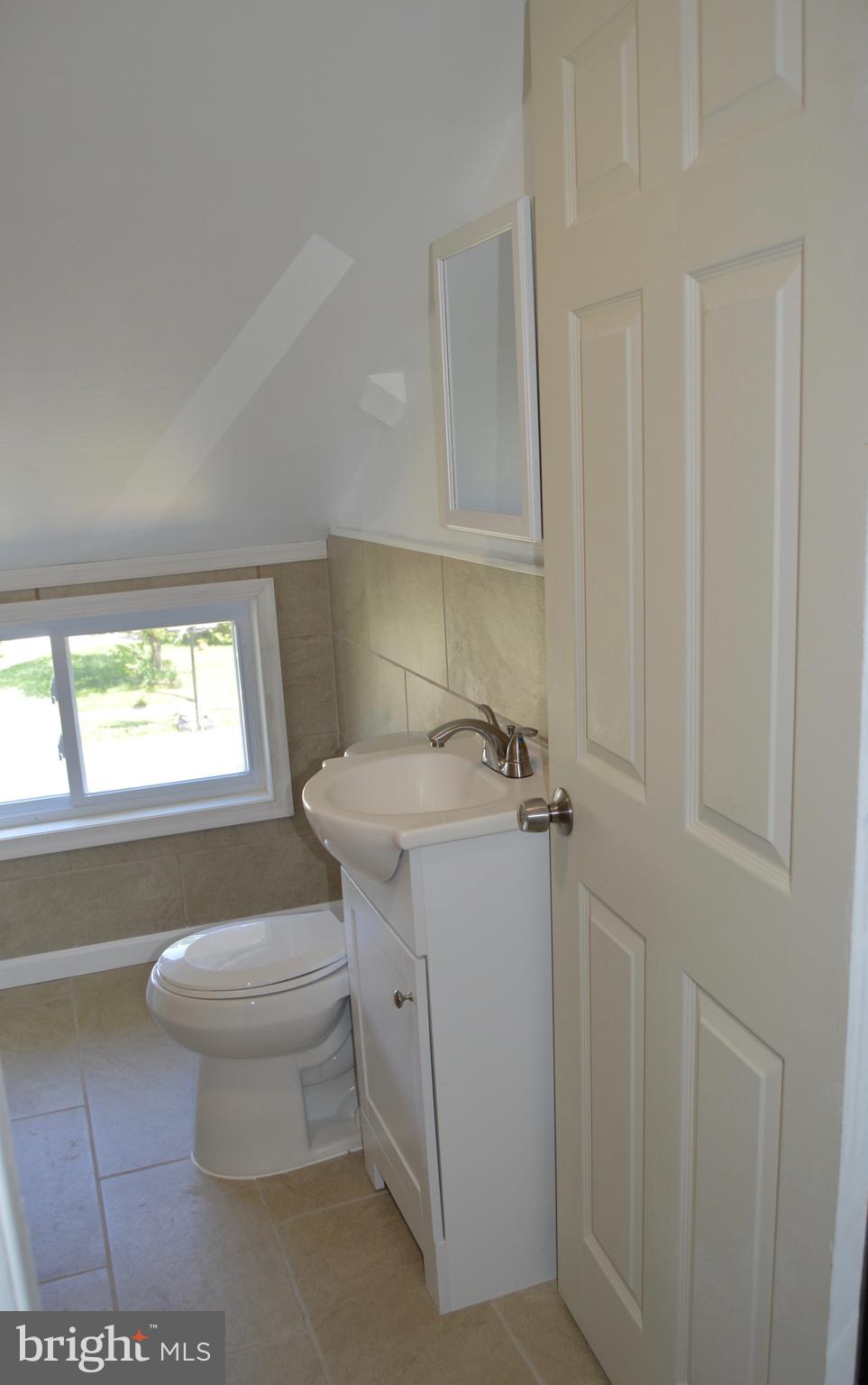 17 Goldengate Road Levittown, PA 19057 - Photo 24 of 40 2nd floor bathroom