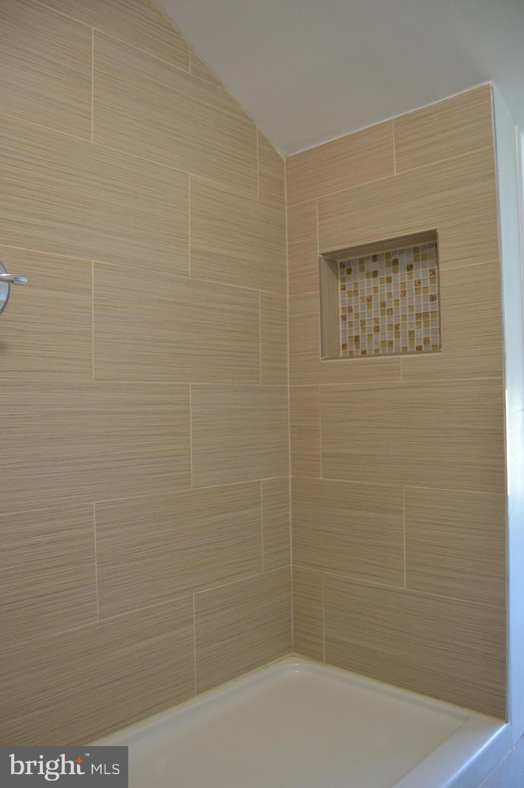 17 Goldengate Road Levittown, PA 19057 - Photo 26 of 40 Gallery Image 26
