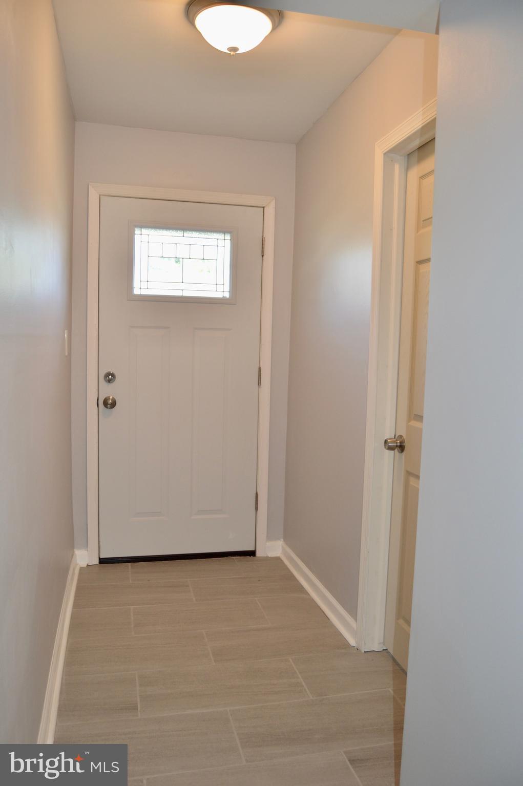 17 Goldengate Road Levittown, PA 19057 - Photo 4 of 40 Gallery Image 4