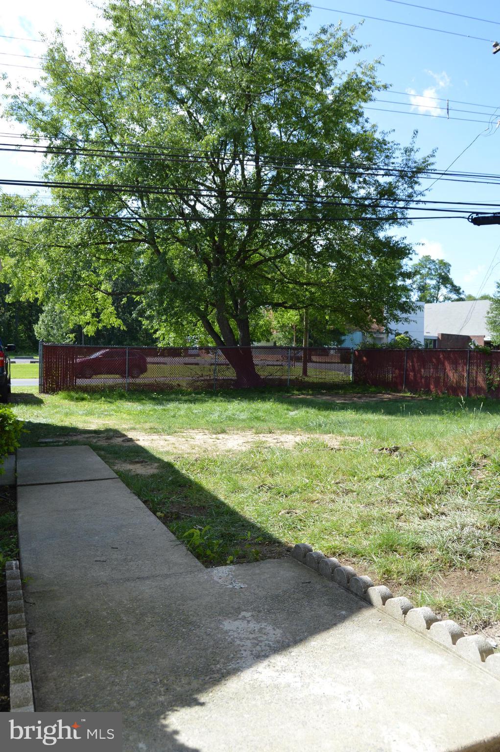 17 Goldengate Road Levittown, PA 19057 - Photo 37 of 40 Gallery Image 37