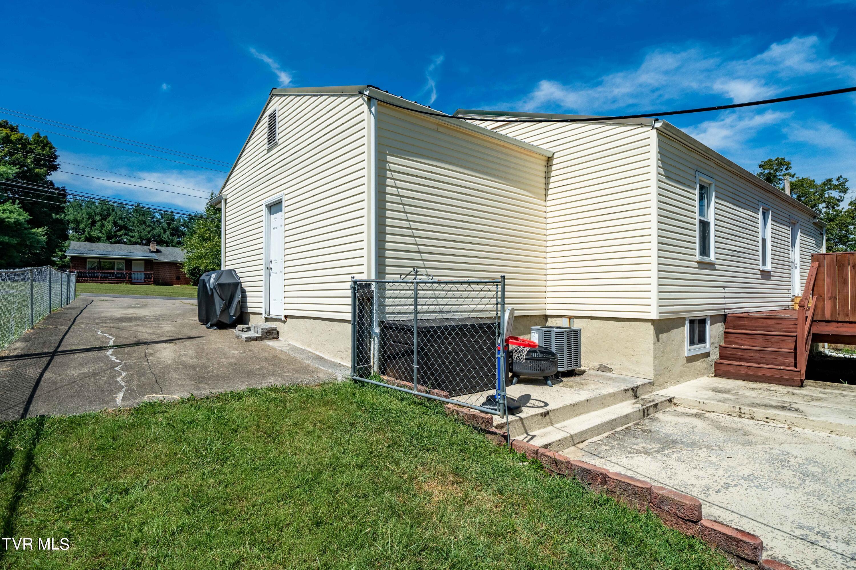 228 Gray Station Road Gray, TN 37615 - Photo 33 of 44 228 Gray Station Rd (10 of 47)
