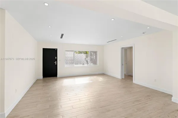 $7,000 | 251 Northeast 44th Street, Unit 251, Miami, FL 33137