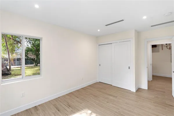 $7,000 | 251 Northeast 44th Street, Unit 251, Miami, FL 33137