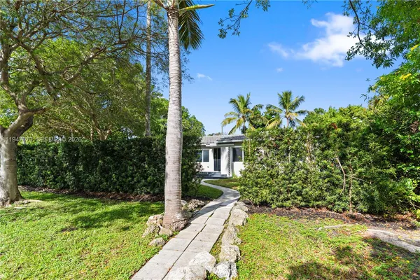 $7,000 | 251 Northeast 44th Street, Unit 251, Miami, FL 33137