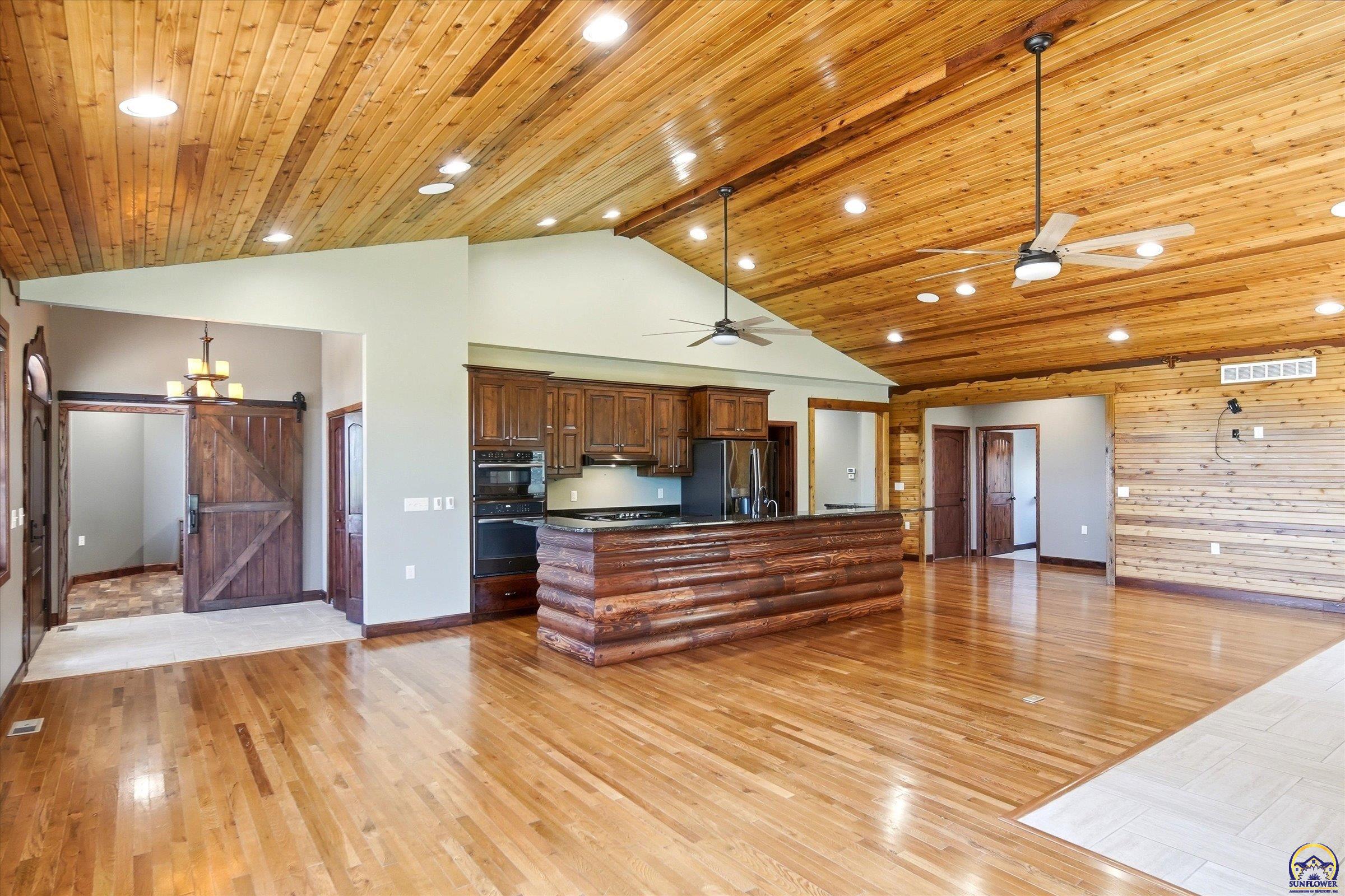 6010 Southwest Douglas Road Topeka, KS 66610 - Photo 4 of 25