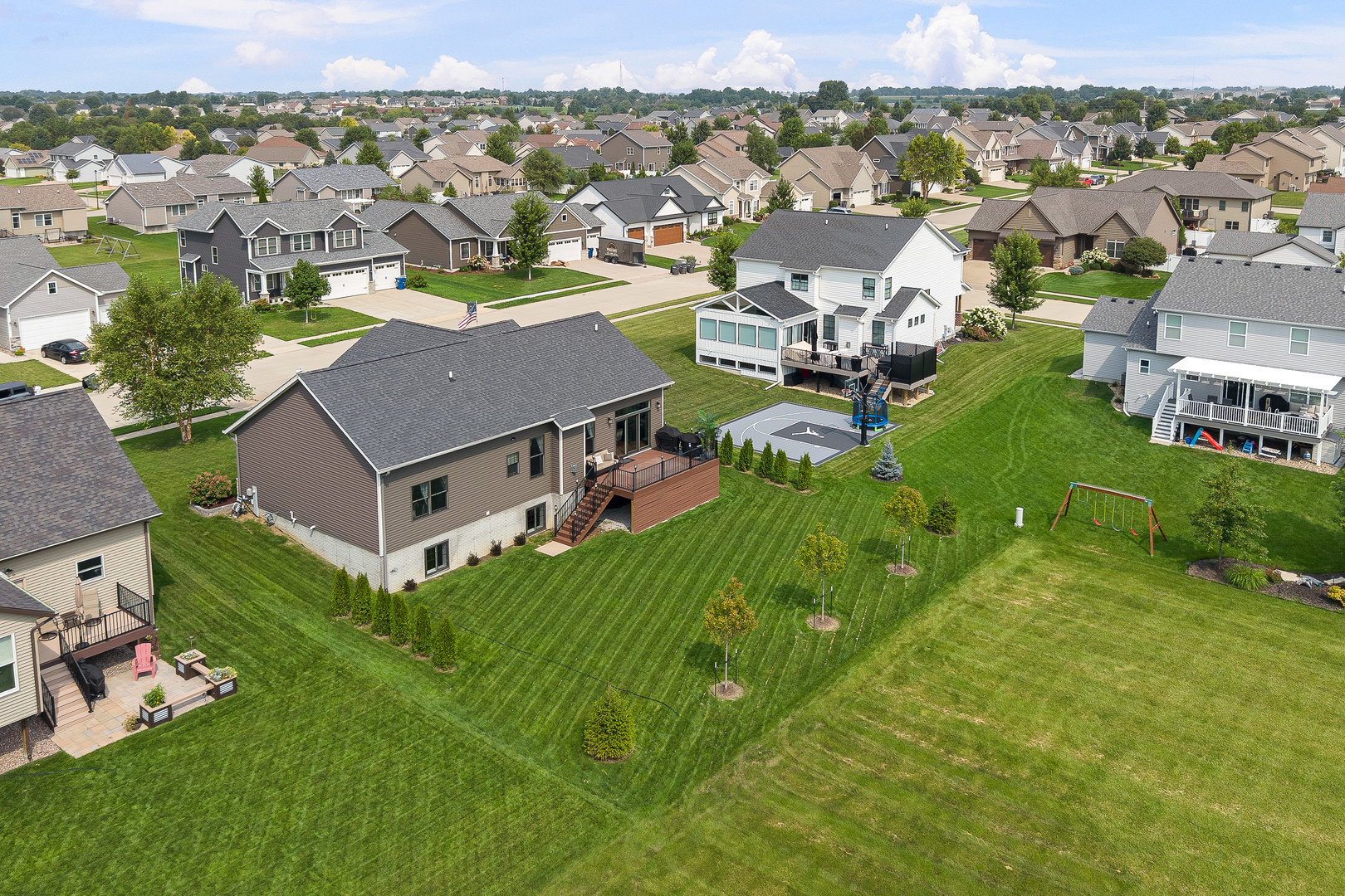 5555 Emily Road Bettendorf, IA 52722 - Photo 6 of 62 Gallery Image 6