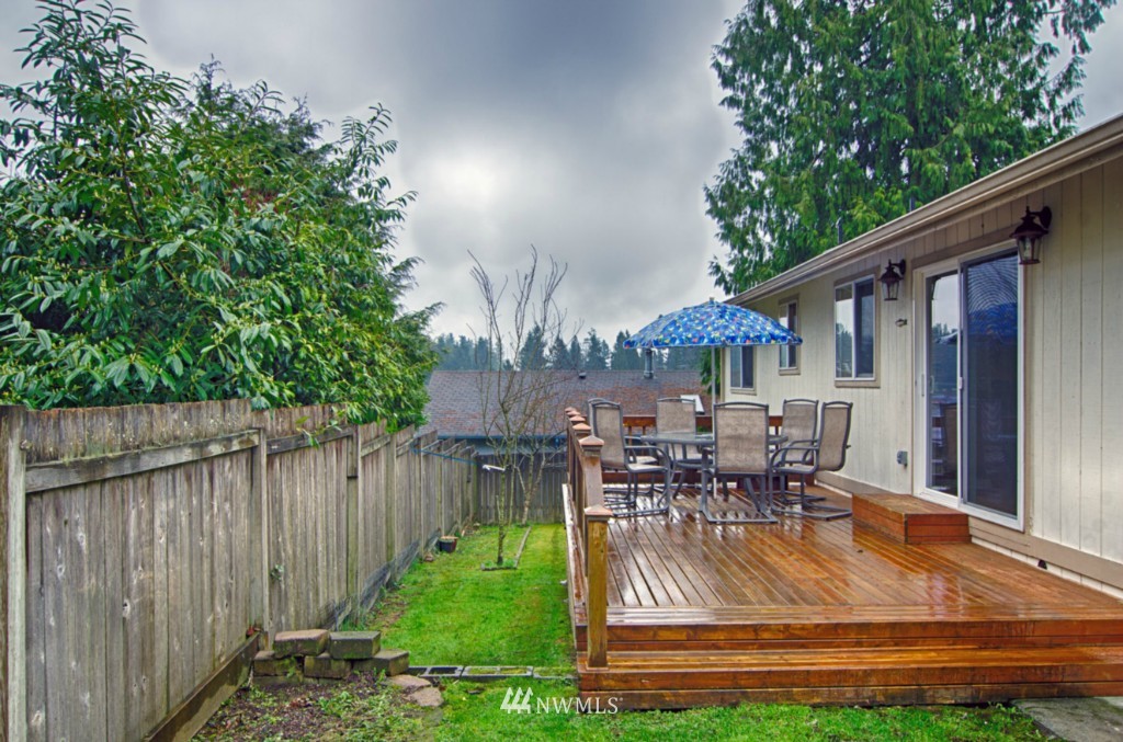6231 Cady Road Everett, WA 98203 - Photo 3 of 13