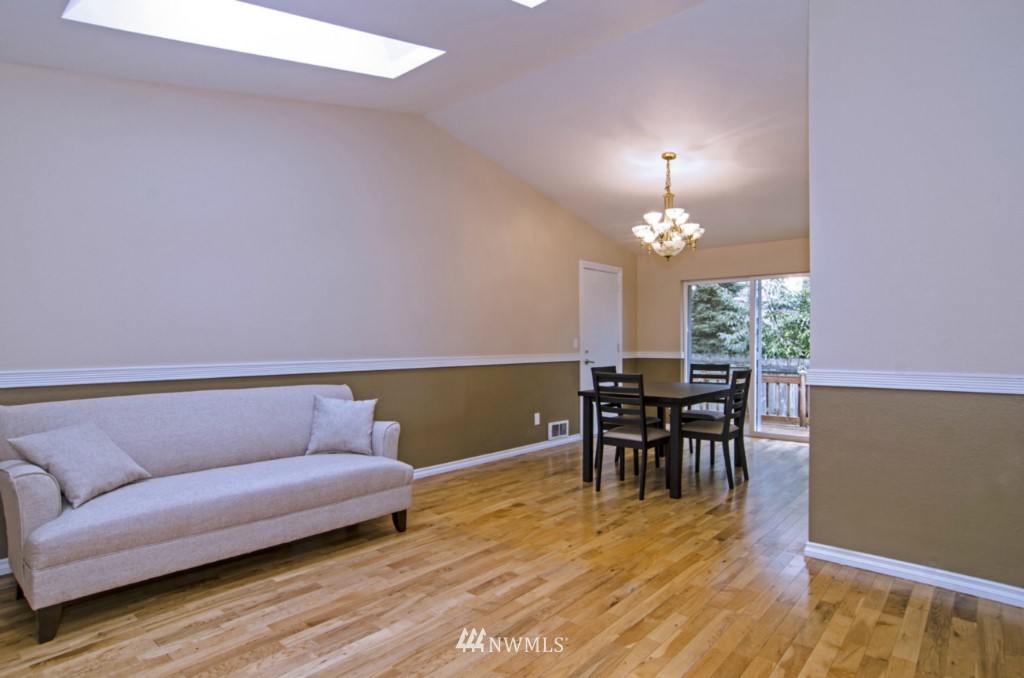 6231 Cady Road Everett, WA 98203 - Photo 4 of 13