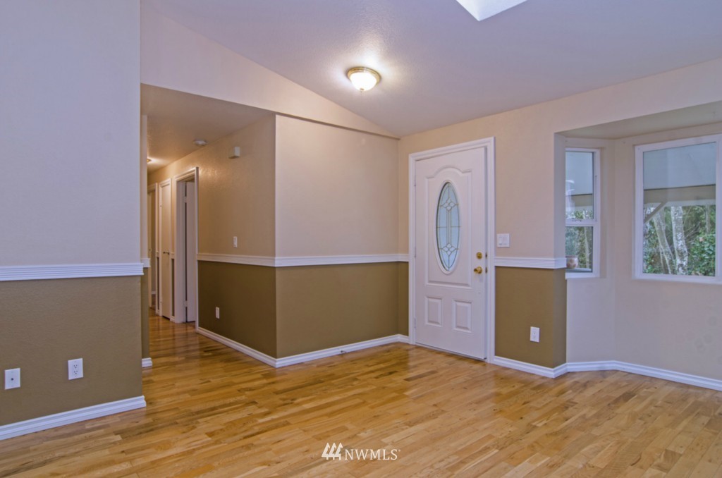 6231 Cady Road Everett, WA 98203 - Photo 9 of 13