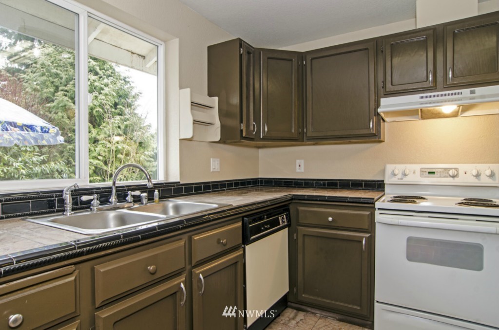 6231 Cady Road Everett, WA 98203 - Photo 10 of 13