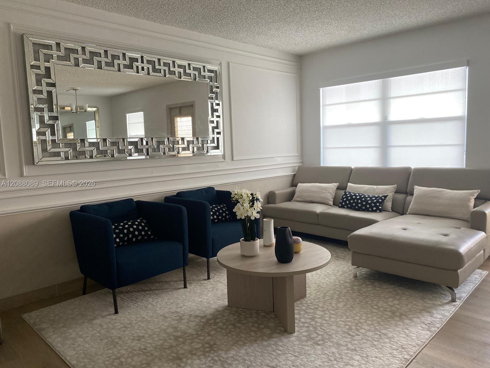 4076 Guildford East, Unit 4 Boca Raton, FL 33434 - Photo 2 of 21 Gallery Image 2