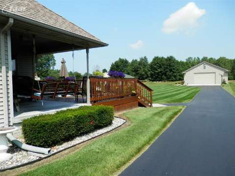 5401 East Carpenter Road Flint, MI 48506 - Photo 33 of 80 20416919-32.JPG