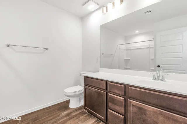 a view of a yard with plants