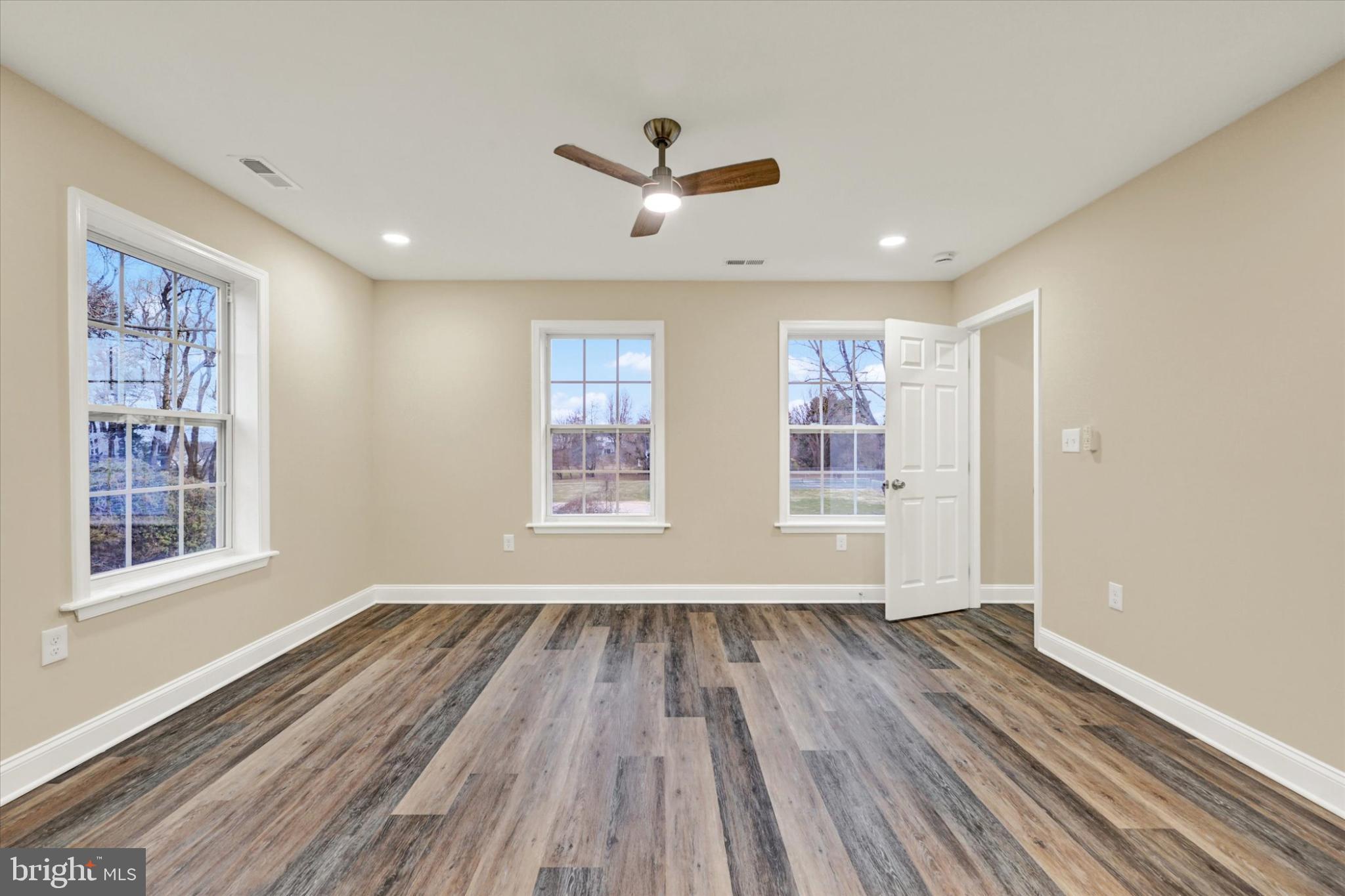 22 Cockeys Mill Road Reisterstown, MD 21136 - Photo 17 of 27 Second floor Master Suite with ensuite bathroom.
