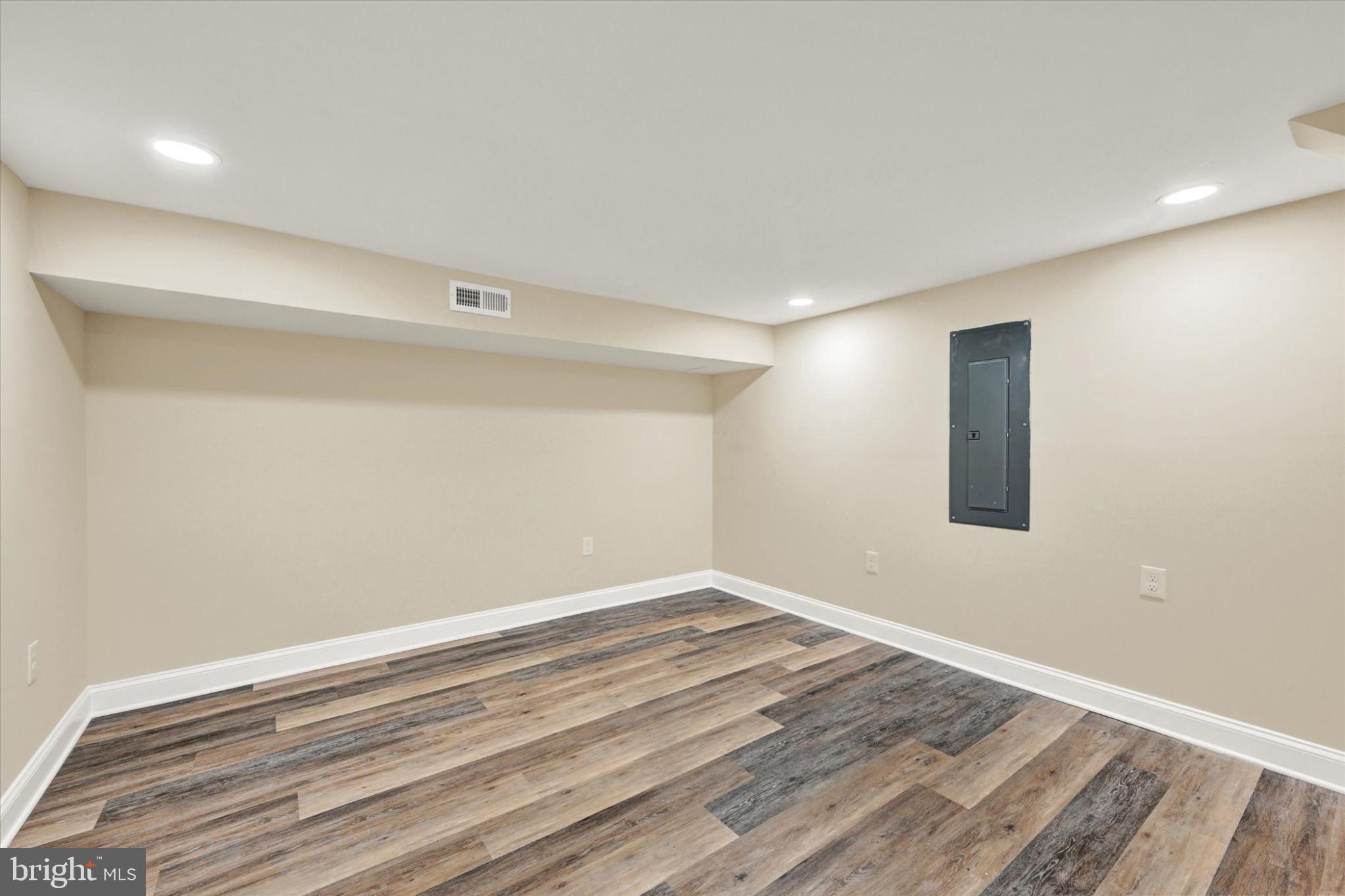 22 Cockeys Mill Road Reisterstown, MD 21136 - Photo 24 of 27 Versatile space with modern finishes.