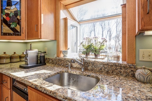 10 Apple Hill Road Sturbridge, MA 01566 - Photo 8 of 30 Gallery Image 8
