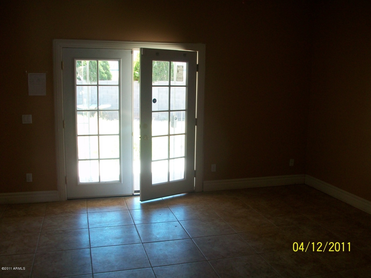 8553 West Monte Vista Road Phoenix, AZ 85037 - Photo 4 of 6 dining area