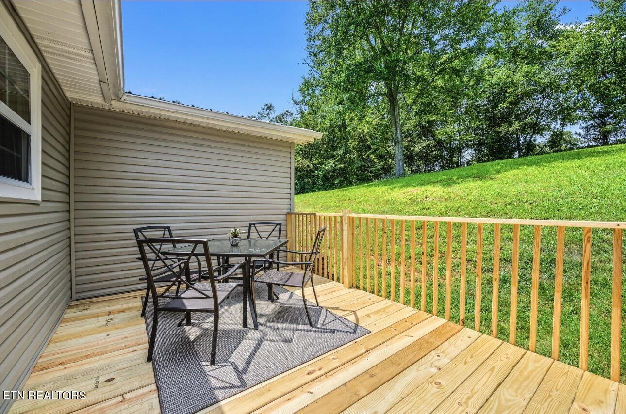 995 Spring Creek Road Dandridge, TN 37725 - Photo 21 of 33 32