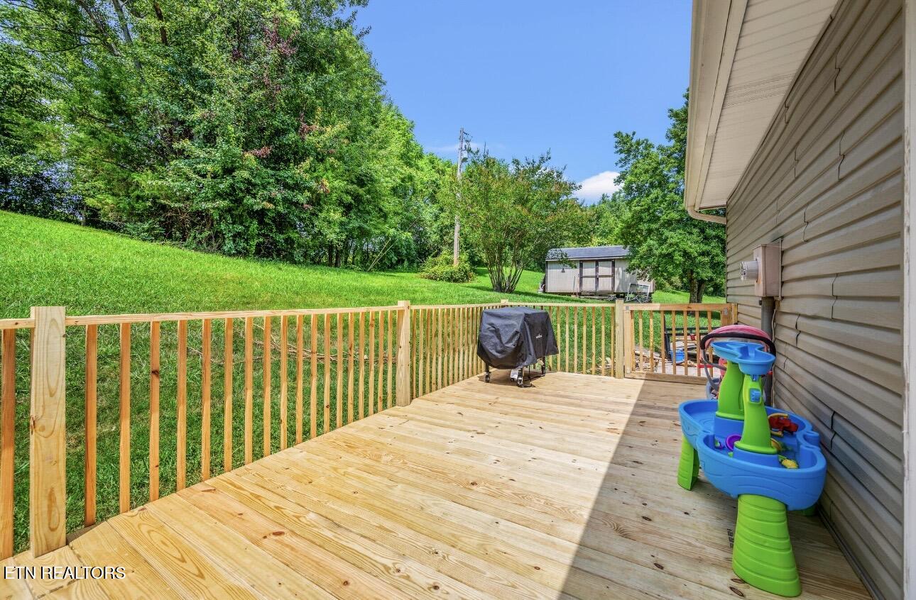 995 Spring Creek Road Dandridge, TN 37725 - Photo 22 of 33 33