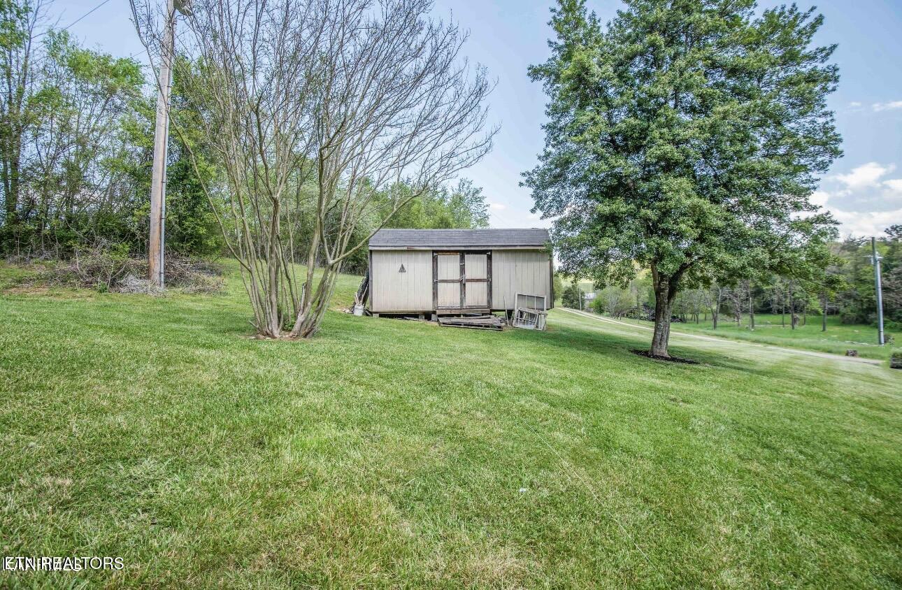 995 Spring Creek Road Dandridge, TN 37725 - Photo 25 of 33 18