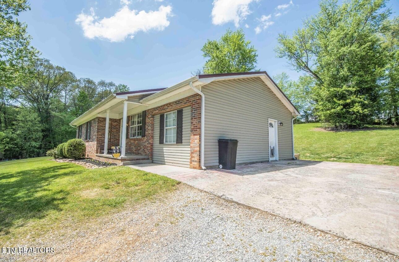 995 Spring Creek Road Dandridge, TN 37725 - Photo 26 of 33 17