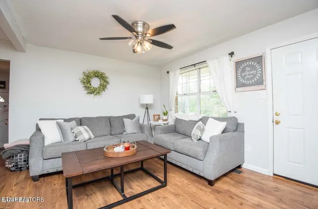 $379,000 | 995 Spring Creek Road, Dandridge, TN 37725