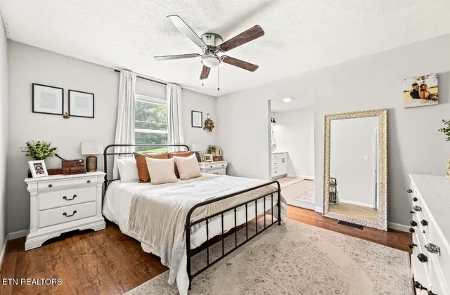 $379,000 | 995 Spring Creek Road, Dandridge, TN 37725