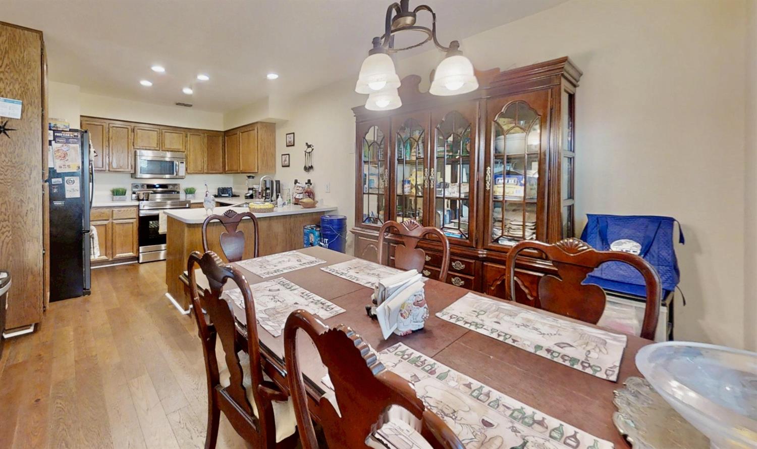 5161 Thomasino Way Antelope, CA 95843 - Photo 13 of 41 a large kitchen with a table and chairs