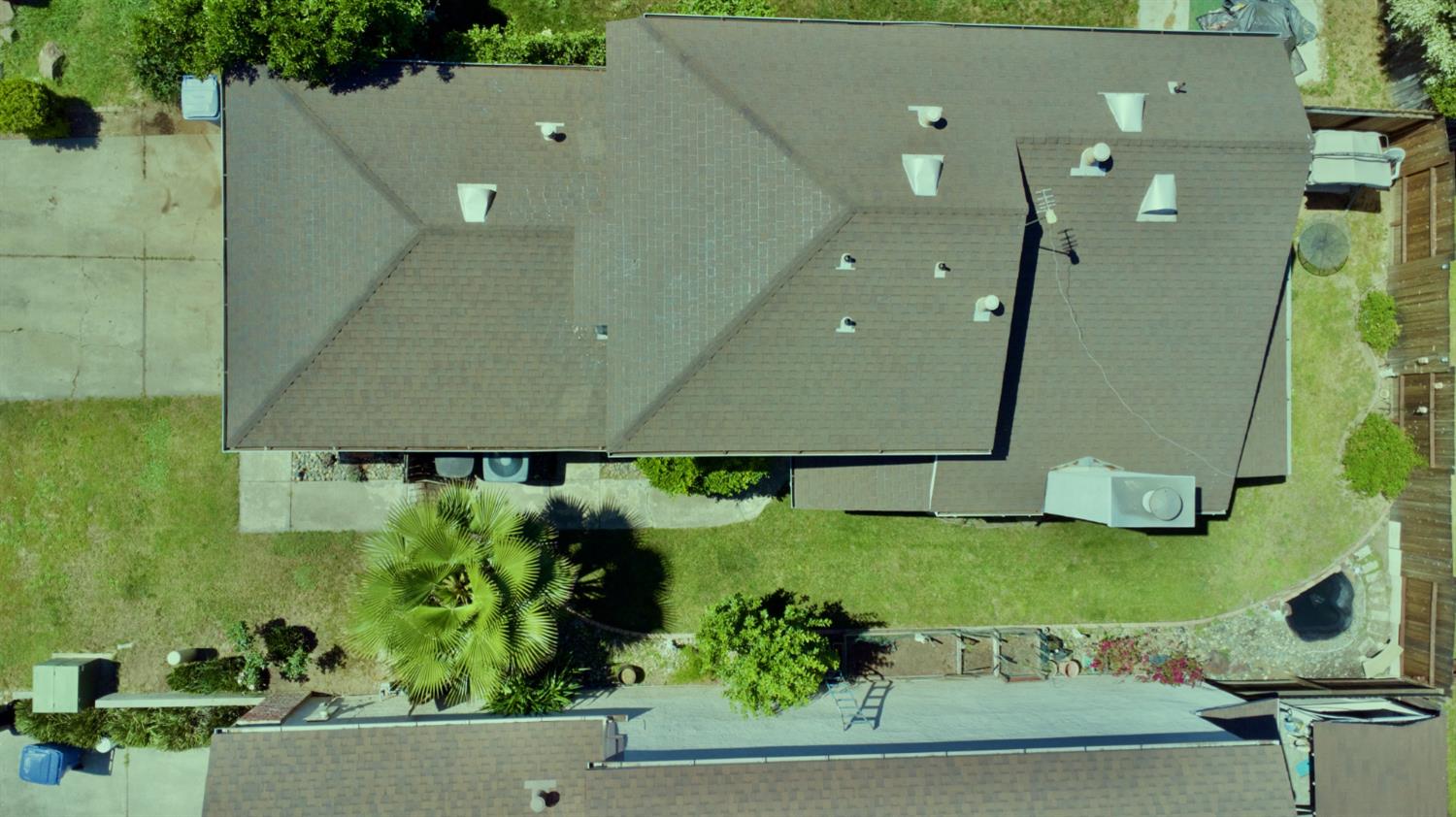 5161 Thomasino Way Antelope, CA 95843 - Photo 37 of 41 an aerial view of a house with a garden