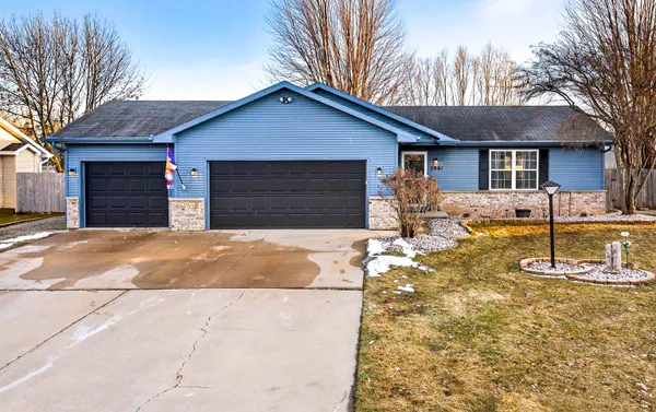 $399,900 | W5981 Woodsedge Court, Appleton, WI 54915