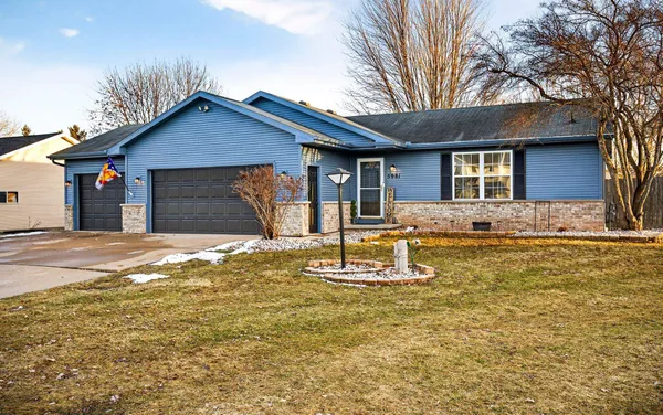 $399,900 | W5981 Woodsedge Court, Appleton, WI 54915