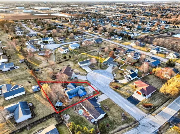 $399,900 | W5981 Woodsedge Court, Appleton, WI 54915