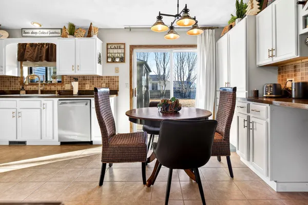 $399,900 | W5981 Woodsedge Court, Appleton, WI 54915