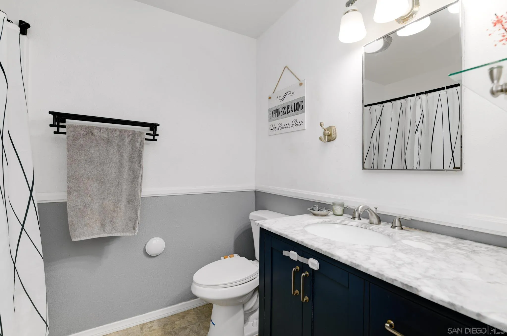 437 Ridgeway Court Spring Valley, CA 91977 - Photo 12 of 26