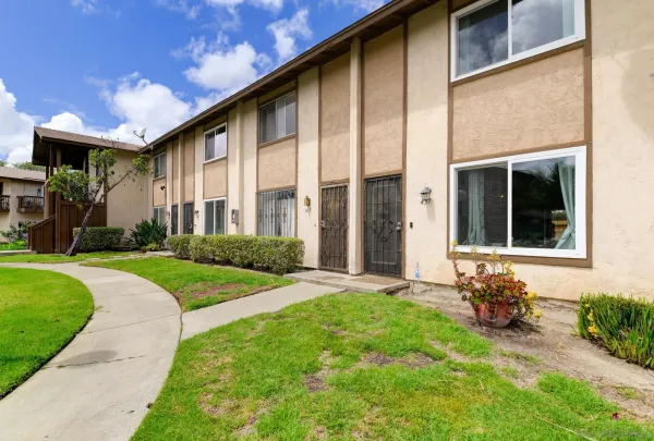 $535,000 | 437 Ridgeway Court, Spring Valley, CA 91977