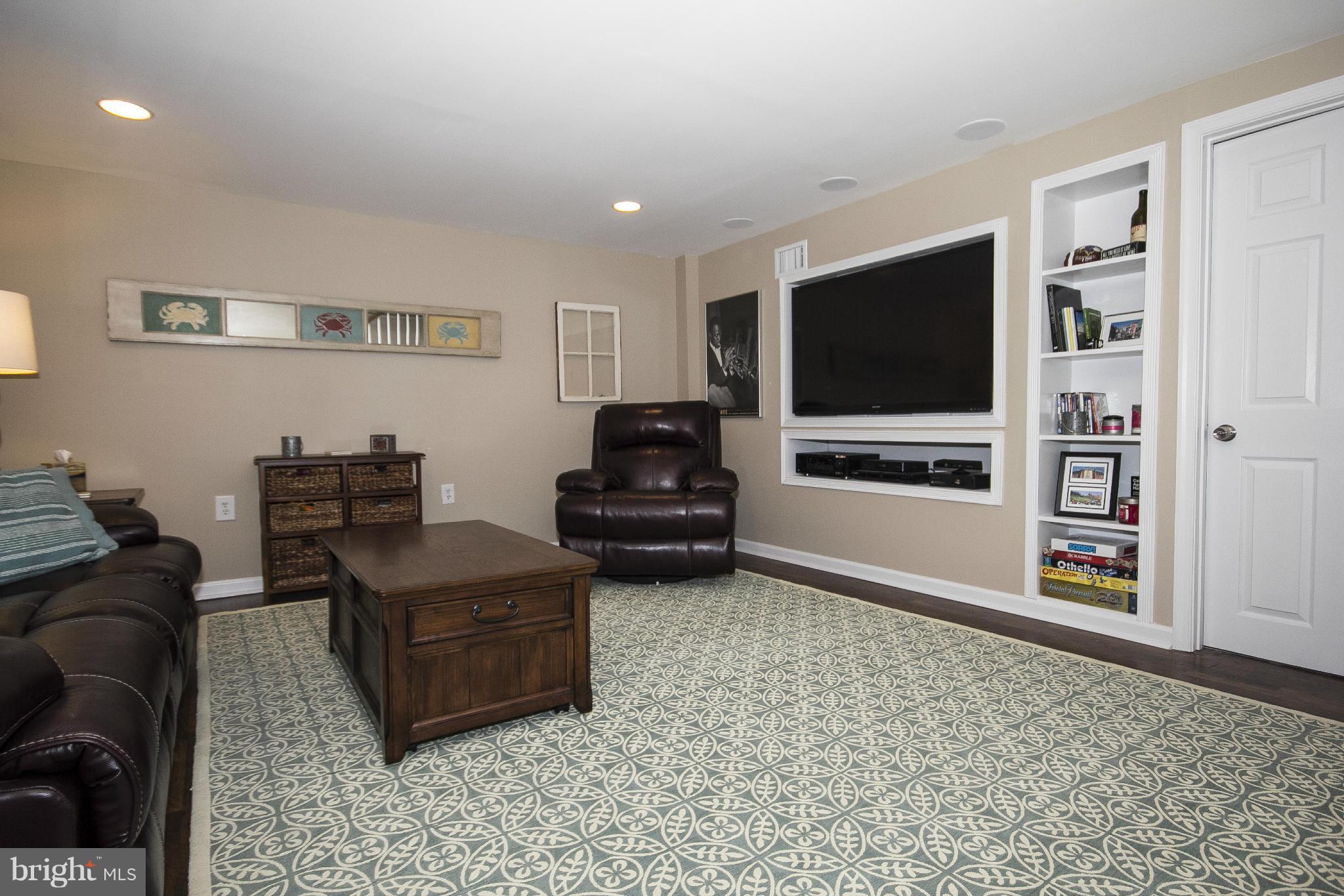 7033 Heathfield Road Baltimore, MD 21212 - Photo 13 of 24 Recently updated family room