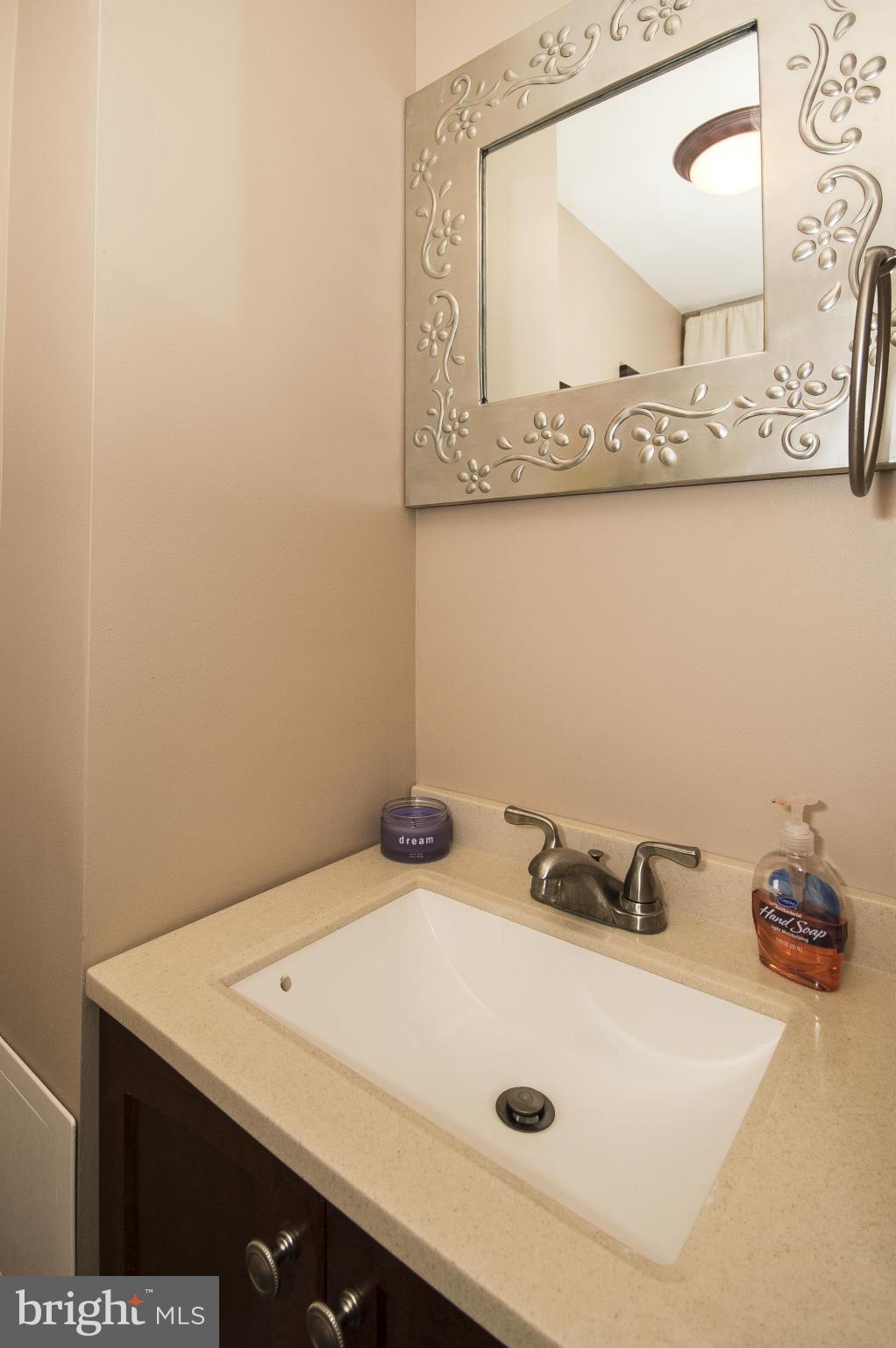 7033 Heathfield Road Baltimore, MD 21212 - Photo 15 of 24 Powder room