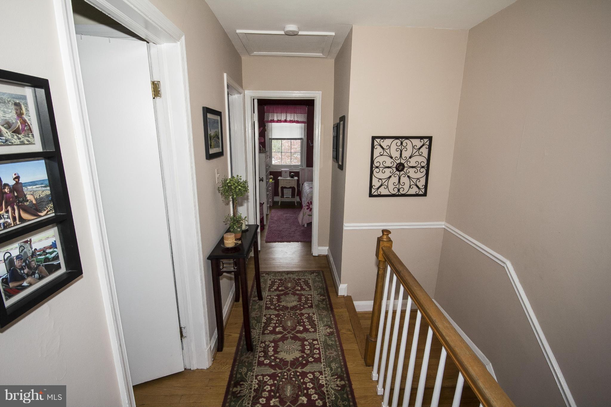 7033 Heathfield Road Baltimore, MD 21212 - Photo 22 of 24 Second floor landing