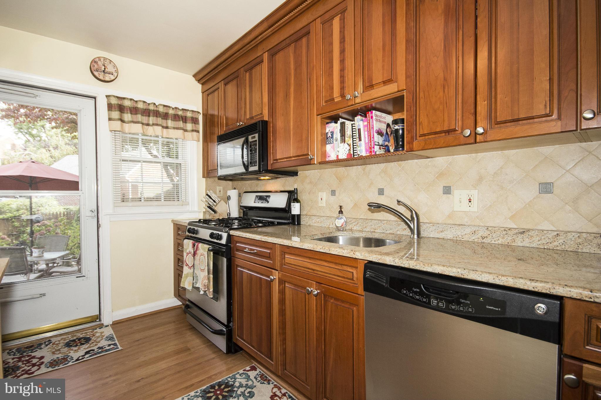 7033 Heathfield Road Baltimore, MD 21212 - Photo 10 of 24 Kitchen