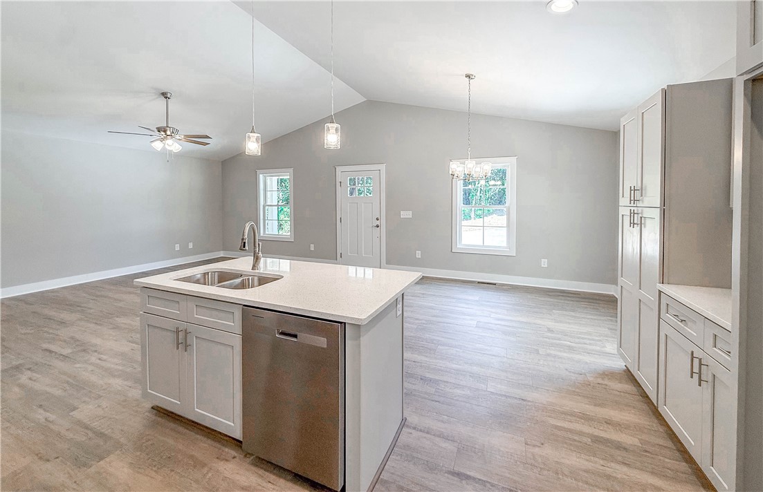 505 South Oak Street Seneca, SC 29678 - Photo 11 of 40